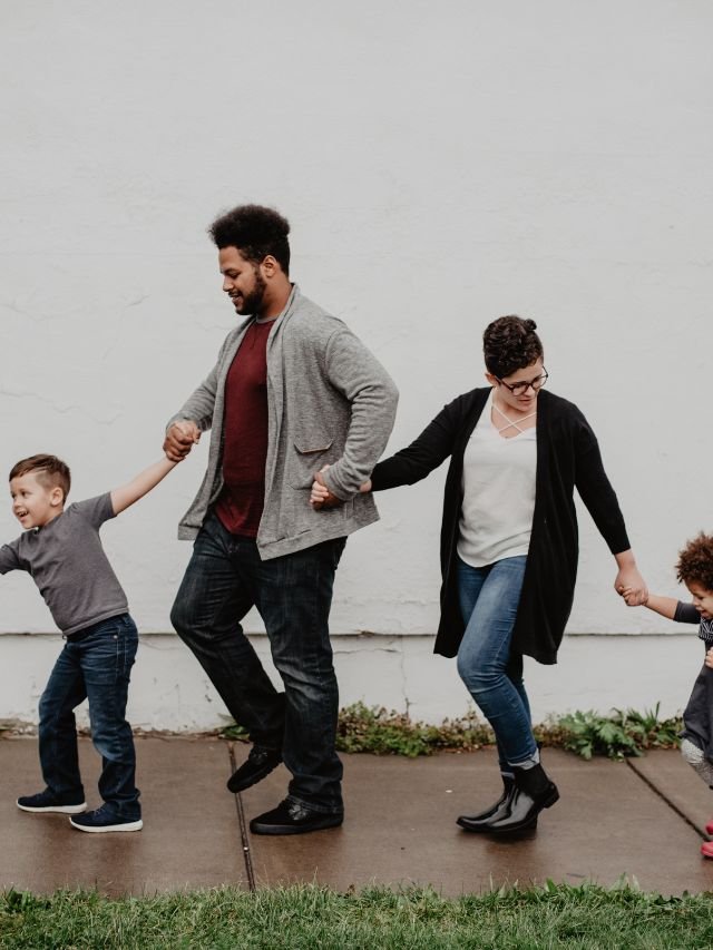 Read more about the article 8 Everyday questions parents should ask their child